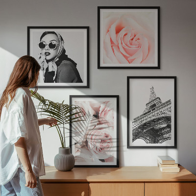 Políptico com moldura O retrato de uma mulher por Eiffel, rosas