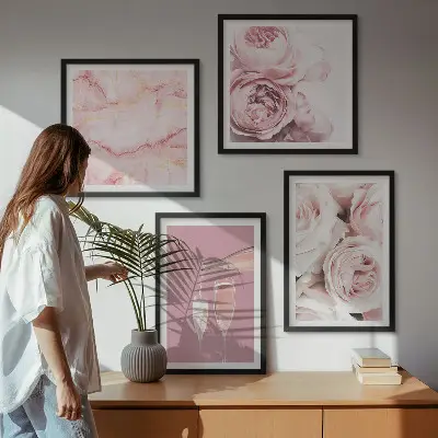 Composição de quadros rosas champanhe com fundo mármore pastel