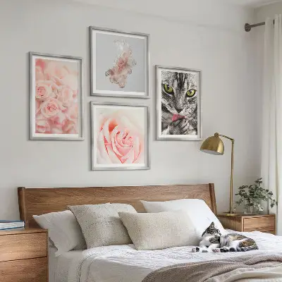 Conjunto de 4 quadros com moldura estampa de rosas abstratas na cor cinza-gato