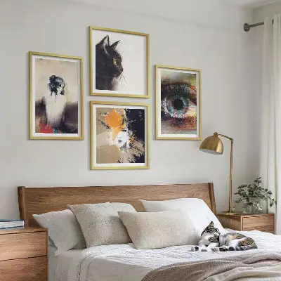 Composição de quadros retrato de uma mulher com foco em olho, cores e emoções