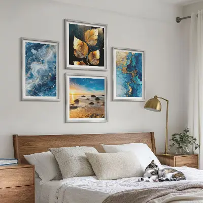Conjunto de 4 quadros com moldura com imagens de padrões em azul e ouro