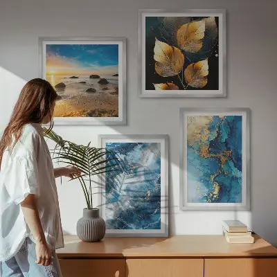Conjunto de 4 quadros com moldura com imagens de padrões em azul e ouro