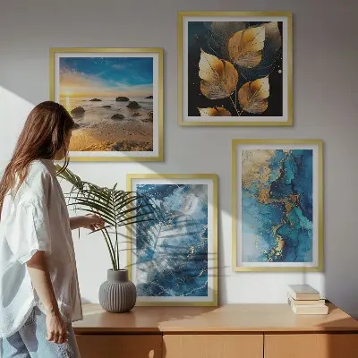 Conjunto de 4 quadros com moldura com imagens de padrões em azul e ouro