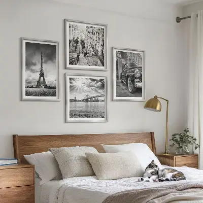 Conjunto de 4 quadros com moldura com vistas da cidade, pontes, Torre Eiffel e carro