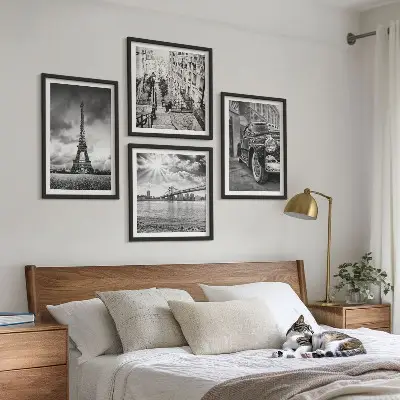 Conjunto de 4 quadros com moldura com vistas da cidade, pontes, Torre Eiffel e carro