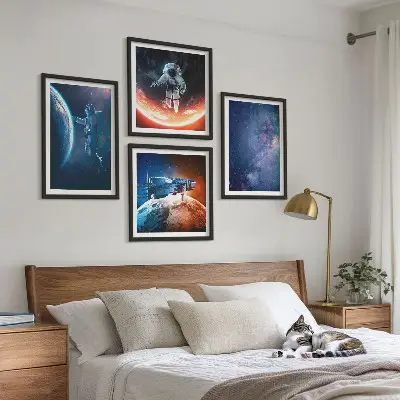 Conjunto de 4 quadros com moldura com tema de astronautas espaciais e estrelas