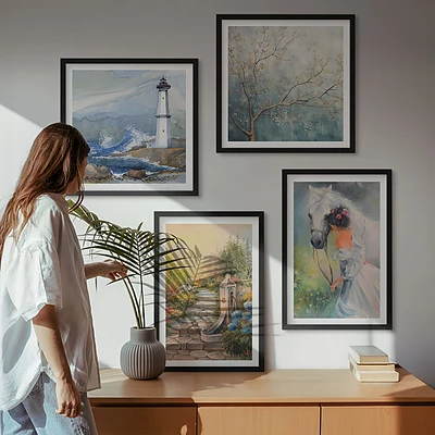Composição de quadros paisagem com menina e cavalo
