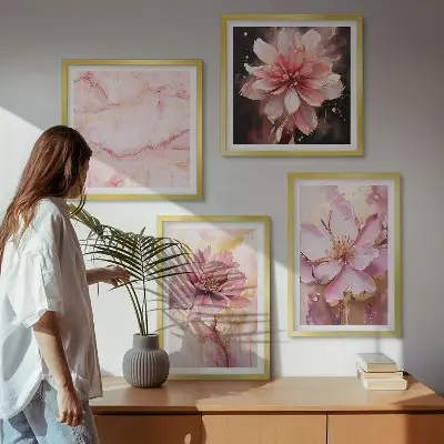 Composição de quadros com arranjos florais de rosas brancas