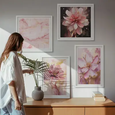 Composição de quadros com arranjos florais de rosas brancas