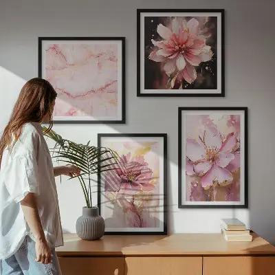 Composição de quadros com arranjos florais de rosas brancas
