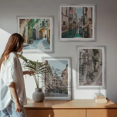 Conjunto de 4 quadros com moldura ruas venezianas com arquitetura aquática
