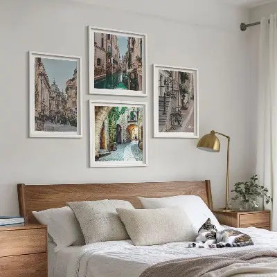Conjunto de 4 quadros com moldura ruas venezianas com arquitetura aquática