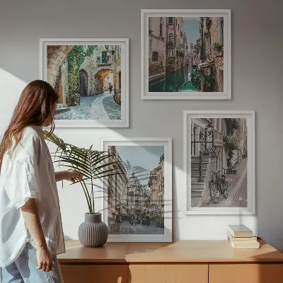Conjunto de 4 quadros com moldura ruas venezianas com arquitetura aquática