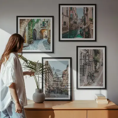 Conjunto de 4 quadros com moldura ruas venezianas com arquitetura aquática