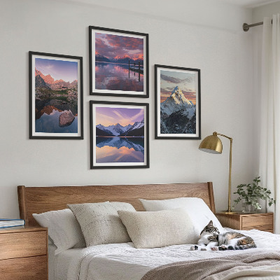 Composição de quadros Paisagens montanhosas ao fundo.