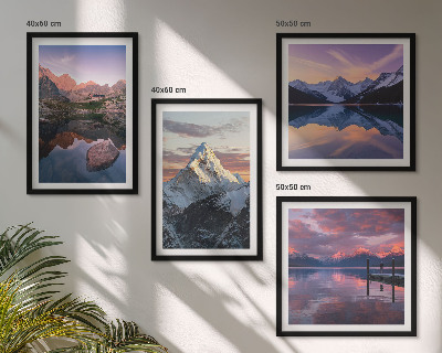 Composição de quadros Paisagens montanhosas ao fundo.