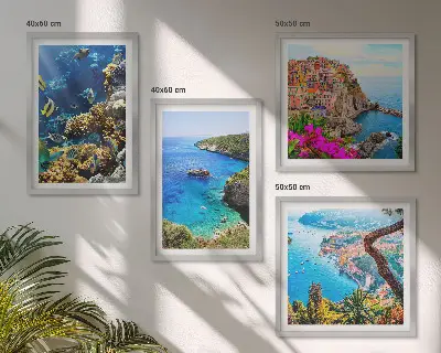 Conjunto de 4 quadros com moldura vistas para o mar e casas coloridas