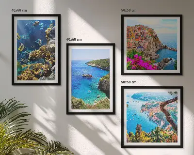 Conjunto de 4 quadros com moldura vistas para o mar e casas coloridas