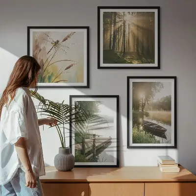 Conjunto de 4 quadros com moldura paisagem de lago com floresta, barco e neblina matinal
