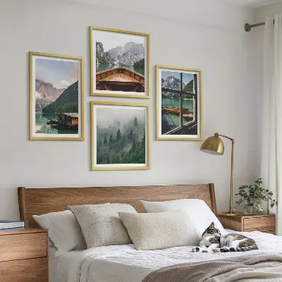 Composição de quadros casas de campo no lago de montanha