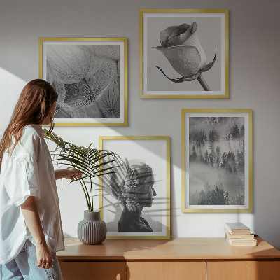 Conjunto de 4 quadros com moldura Retrato de uma mulher na névoa da floresta