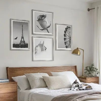 Composição de quadros com rosa, torre eiffel, cavalo e roda gigante em preto e branco