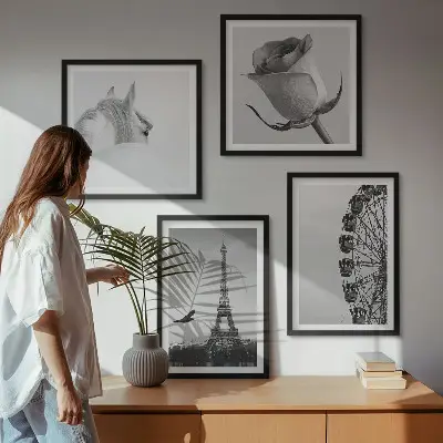 Composição de quadros com rosa, torre eiffel, cavalo e roda gigante em preto e branco