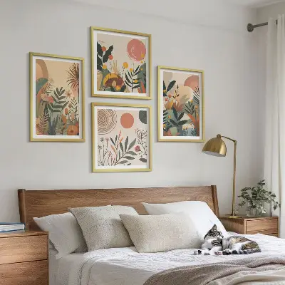 Composição de quadros com motivos vegetais coloridos