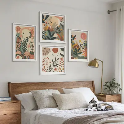 Conjunto de 4 quadros com moldura com padrões de plantas em tons pastel