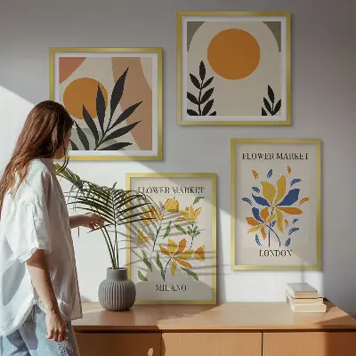 Composição de quadros com cartazes florais de Paris e Milão