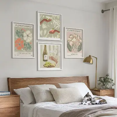 Composição de quadros com cartazes florais da cidade do vinho