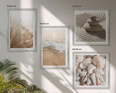 Conjunto de 4 quadros com moldura com motivos de praia, conchas e ondas