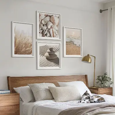 Conjunto de 4 quadros com moldura com motivos de praia, conchas e ondas