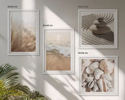 Conjunto de 4 quadros com moldura com motivos de praia, conchas e ondas