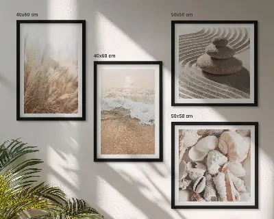 Conjunto de 4 quadros com moldura com motivos de praia, conchas e ondas