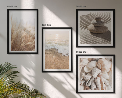 Conjunto de 4 quadros com moldura Motivos de praia, conchas e ondas.