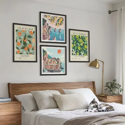 Composição de quadros com pôsteres vintage de estampas de frutas