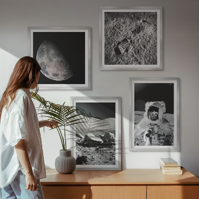Conjunto de 4 quadros com moldura pegada de astronauta na Lua