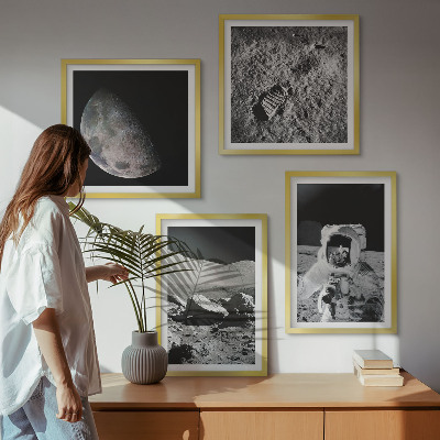 Conjunto de 4 quadros com moldura pegada de astronauta na Lua