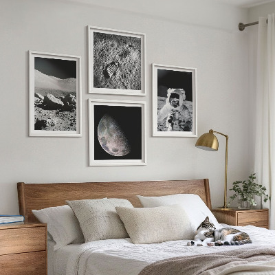 Conjunto de 4 quadros com moldura pegada de astronauta na Lua
