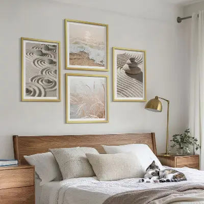 Composição de quadros com paisagem de ondas, areia, água, pedras e praia