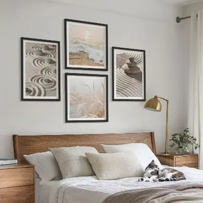 Composição de quadros com paisagem de ondas, areia, água, pedras e praia