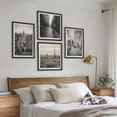 Composição de quadros vistas de Paris e Nova York com escadas