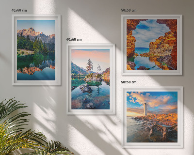 Políptico com moldura reflexo das rochas nos lagos de montanha