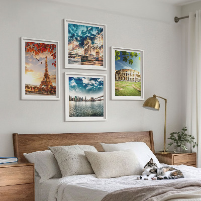 Conjunto de 4 quadros com moldura Monumentos da Europa em cores quentes