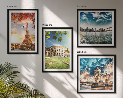 Conjunto de 4 quadros com moldura Monumentos da Europa em cores quentes