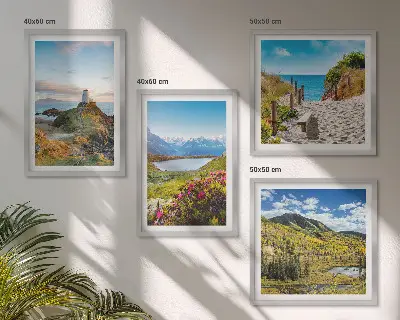 Conjunto de 4 quadros com moldura com paisagens de praia, farol, montanhas, prados e flores