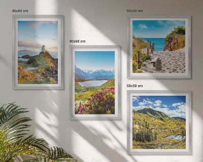 Conjunto de 4 quadros com moldura Praia, farol, montanhas, prados, flores