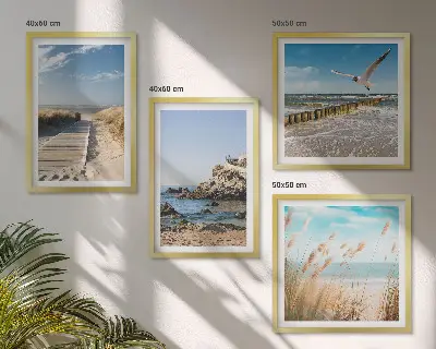 Políptico com moldura passarela de madeira na praia e penhascos