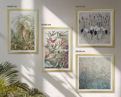Conjunto de 4 quadros com moldura com estampas de plantas tropicais, pássaros e natureza